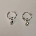 Orecchini a goccia in argento con cerchi rotondi e pendenti a sfera lucidi a goccia - Argento