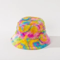 Primer plano del gorro de pescador de felpa tie-dye con textura de piel sintética - M (56-58cm) / Tie Dye Colorido