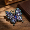 Broche papillon vintage ajourée avec cristaux bleus étincelants et alliage doré - Bleu Royal