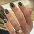 Glossy dark green short press-on nails with a classic golden six-prong diamond ring - Dark Green (JP2640)