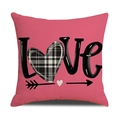 Detail van roze kussensloop met zwarte LOVE-letters en een geruit hartpatroon - 45*45cm (Alleen kussensloop) / Roze Love Geruit Hart (YMV25-4)