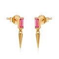Dettaglio macro degli orecchini Ag925 placcati oro con zircone rosa e pendente a cono - Rosso