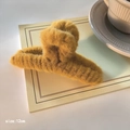 Plüsch-Haarklammer in Gelb, 12cm groß, im minimalistischen Stil für Herbst-Winter-Frisuren - 11cm / Ingwergelb