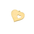 Macro de un colgante de corazón de oro pulido espejo con centro hueco y anillo superior - Dorado