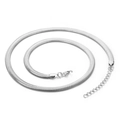 Collier chaîne serpent plate argentée élégante avec fermoir mousqueton sur fond blanc - 5mm Large - 500mm Long (KN197034-Z)