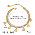 Detailansicht eines goldenen zweilagigen Armbands mit Herzanhängern und Zirkoniasteinen - Doppellagiger Hohler Herz Stil(NB-B1266)