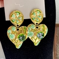 2401108A Green Flower Heart (Clip-on)