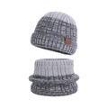 Winter gebreide muts en sjaal set in licht- en donkergrijs met sportief lederen patch - Grijs Gemengd