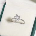 Elegant floral silver ring with central pearl and zircon petals in a gift box - Pearl Core Pavé Diamond Petal Style (白金色6)