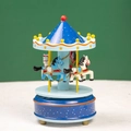 Dettaglio del carillon carosello blu reale con cavalli dipinti a mano e stelle dorate - Blu a Pois
