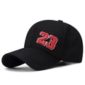 Berretto da baseball classico in cotone nero con ricamo rosso del numero 23 sul davanti - Ricamo Laterale 23 Tutto Nero
