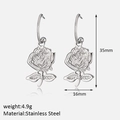 Dettaglio orecchini a rosa argento con dimensioni 35mm per 16mm e materiale in acciaio inox - Color Acciaio