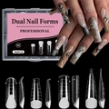 Dettaglio macro di 96 tip dual form professionali con linee graduate per gel UV - Set Forme per Unghie 02 (96 Pezzi)