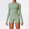 Ensemble de yoga deux pièces avec haut à manches longues et short vert Morandi - S / Haut Et Bas / Vert Basilic