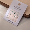 Exquisitos dijes para uñas dorados con diamantes de imitación K9 y detalles en verde - Proceso de Plateado (MJ-002) / Plateado