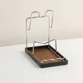 Silberner Deckelhalter aus Metall mit Tablett in Holzoptik und Produktabmessungen - 1 STK / Walnussfarbe
