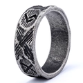 Anello vichingo vintage in acciaio inossidabile con finitura argento antico e rune nordiche - US 7 / Colore Acciaio (16302)