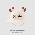 Détail d'un chapeau de soleil bébé avec bois, texture tricotée et yeux de dessin animé - 50cm 1-3 Ans / Blanc Cassé