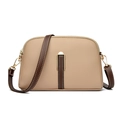 Beige schoudertas van getextureerd leer met donkerbruine riem en goudkleurige details - 22*15*6cm / Khaki