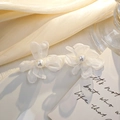 Pair of elegant white mesh flower hair clips with central imitation pearl decoration - E1525-1 White Silk Gauze Pearl