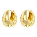 Dettaglio di orecchini a cerchio dorati con motivi a stella e gemme scintillanti - VE1585 Zircone Bianco Goccia d'acqua / Oro