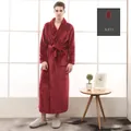 Peignoir long en flanelle pelucheuse pour hommes en bordeaux avec ceinture réglable - M / Pour Hommes / Bordeaux