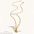 Collar de oro 18K con perla de agua dulce y colgante de concha con textura - Caracola Redonda Dorada