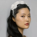 Diadema de camelia vintage con velo de pedrería para peinados de fiesta - Estilo con Diamantes de Imitación / Blanco con Diamantes