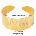 Dimensioni dettagliate del bracciale rigido a C in acciaio inossidabile dorato martellato - Oro