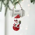 Kerstman kerstboomhanger met Merry Christmas bordje en groen geschenkdoosje decoratie - Kleine Kerstman Stijl A