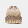 Détail de la maille épaisse et du dégradé de brun à crème sur un bonnet chaud - Kaki