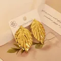 Goldene blattförmige Ohrstecker aus Edelstahl mit feiner Aderstruktur für Damen - Gold Blatt (18)