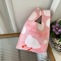 Pink knitted tote bag with Hello Spring text and cute cat pattern for women - Pink Letter Swan