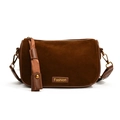 Sac polochon en daim marron foncé avec écusson en cuir et détails dorés brillants - Marron