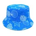 Détail d'un bob bleu avec motifs d'étoiles de mer et de coquillages pour protection solaire - M (56-58cm) / Bleu