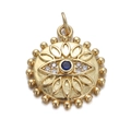 Detailaufnahme des goldenen Evil Eye Anhängers mit blauem Zirkonia und Perlenverzierung - CX140-4 Blauer Zirkon-Blick