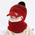 Warme gestrickte Kinder-Kapuzenmütze in Rot und Schwarz mit Pompon und Ohrenschutz - 2-6 Jahre (48-52cm) / Burgunderrot