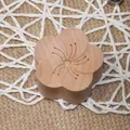 Diffuseur d'huiles essentielles en bois massif en forme de fleur de prunier naturel - Bois de Cerisier Fleur de Prunier Maison