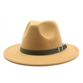 Dettaglio cappello fedora in lana cammello con nastro verde goffrato e fibbia argento - M (56-58cm) / Cammello