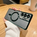 Detail view of forest green MagSafe case for Samsung with frosted back on a table - Green / Samsung S21 FE