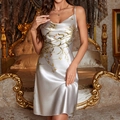 Elegante camicia da notte in raso champagne con stampa floreale e scollo a V in lusso - S / Grigio Argento