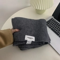 Bufanda de lana de punto gris grueso para invierno con etiqueta de marca blanca - Gris oscuro