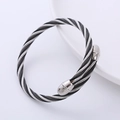 Pulsera clásica de cable trenzado plateado y negro con terminales de esfera metálica - Cable Negro + Cabeza de Acero