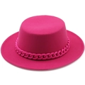 Elegante sombrero boater de lana fucsia con parte superior plana y cadena de resina - M (56-58cm) / Rosa Rojo