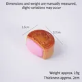 Mini-PVC-Mondkuchen-Anhänger in Rosa, 3,5 cm, mit realistischem dekorativem Muster - Rosenfüllung (Wort: Mid-Autumn)