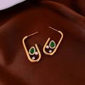 Irregular U-shaped gold earrings with green drop stones and pearls on dark silk - 49# 925 Sterling Silver Earring Post-Gold Dark Green Faux Agate Pearl Elegant Earrings