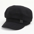 Dettaglio della lana nera spessa e del logo M in metallo argento sul cappello basco - M (56-58cm) / Nero