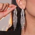 Orecchini a nappa in argento scintillante con cristalli AB e lunghe catene pendenti - Orecchini lunghi con nappe AB iridescenti (KE044S-WAB Argento AB)