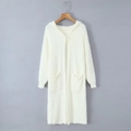 Langer weißer Strick-Cardigan für Damen mit Kapuze, weichem Plüsch und Seitentaschen - S / Weiß