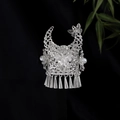 Zilveren Miao haaraccessoire met vlinder, parels en kwastjes van holle bloemen - Willekeurige Bloemenhanger (F126)